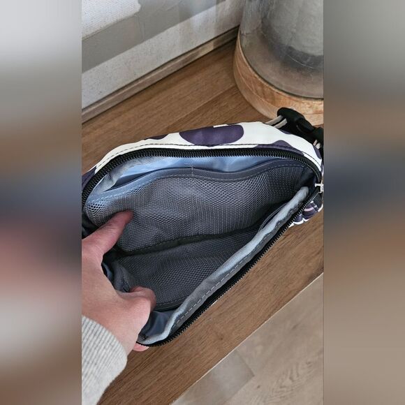 Stylish Women's Crossbody Bag - Black and White Animal Print - Picture 3 of 4